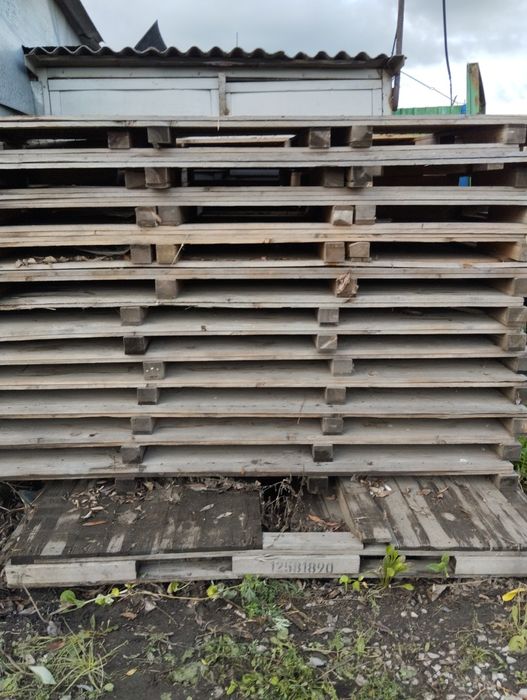 Продам поддоны щиты размер два на два сорок состоит из сосны цена 3000