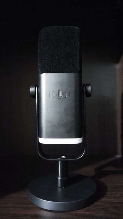 Продаю микрофон Fifine AM8