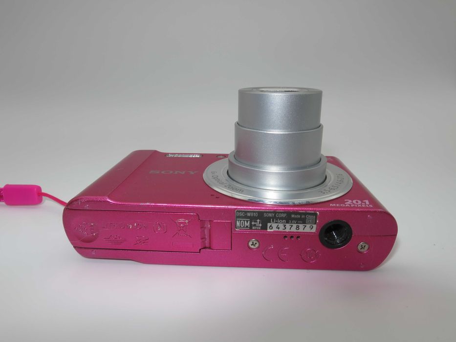 Sony Cyber-shot DSC-W810 ултра компактен цифрова фотоапарат, розова дигитална камера, 20 MP, 6x оптичен зум, отлично състояние