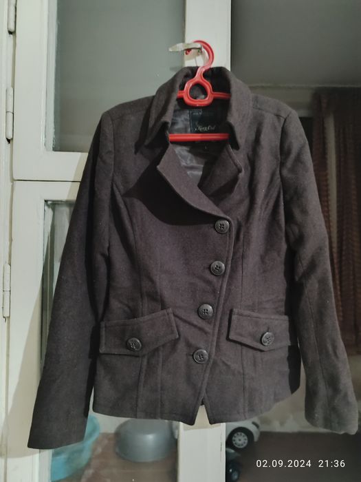 женские одежда все састаяние отлично  размер 46.48