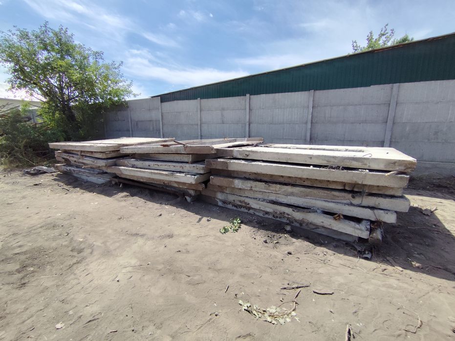 Плиты для забора или загона.