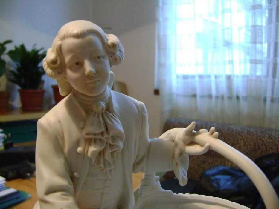 Стара порцеланова ваза 1875 г. Porzellanfabrik Hertweg&Co