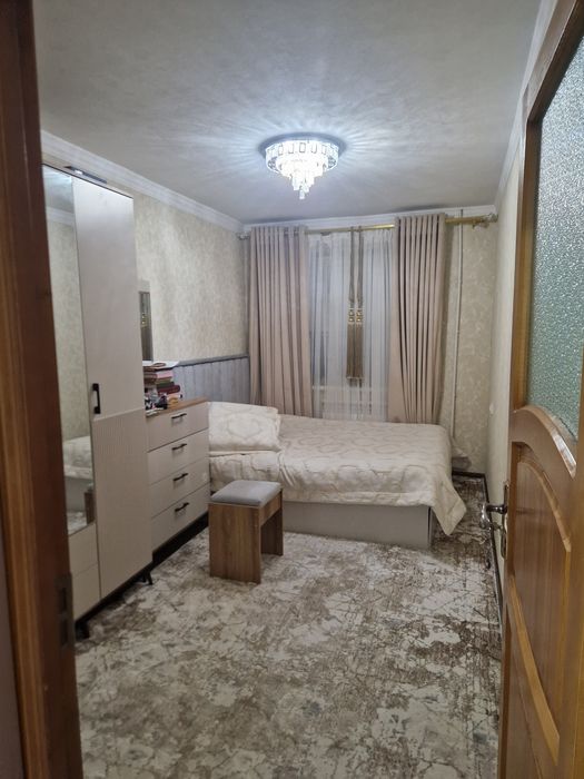 Сдается 3 х комнатная кварира в районе Октябрь