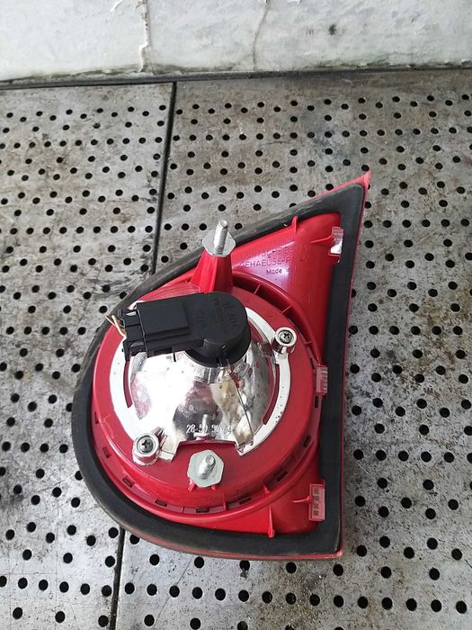 Stop tripla lampa stanga haion vw golf 5 1k hatchback 1k6945093e