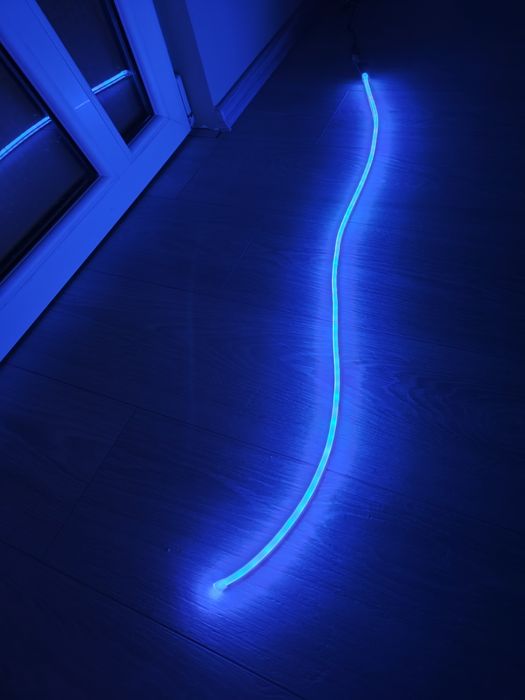 Bandă LED multicolor pentru cameră de pus pe perete. Diferite forme.