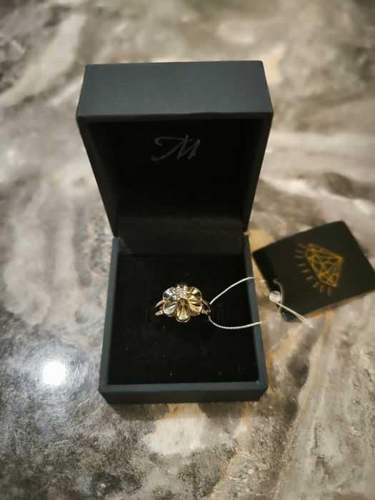 Золотое кольцо с Бриллиантом