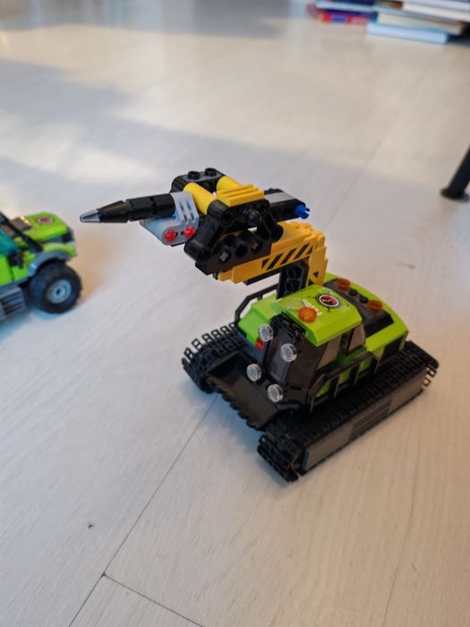 Lego City - baza de explorare a vulcanului