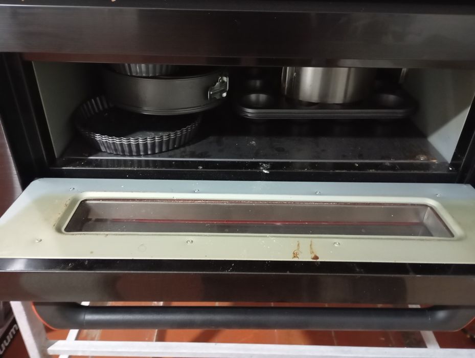 Продам печь жарочный