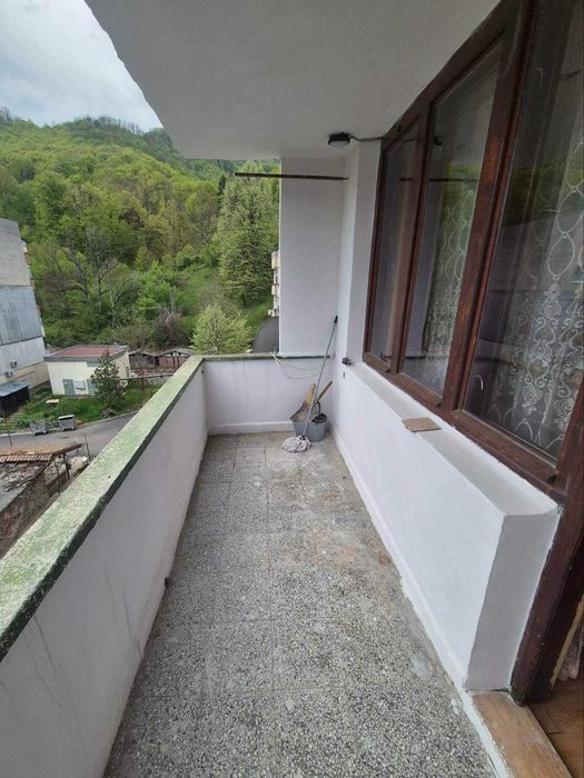 Продава се Тристаен апартамент в Тетевен - 75000 кв.м за 1 €/кв.м - Снимка #8