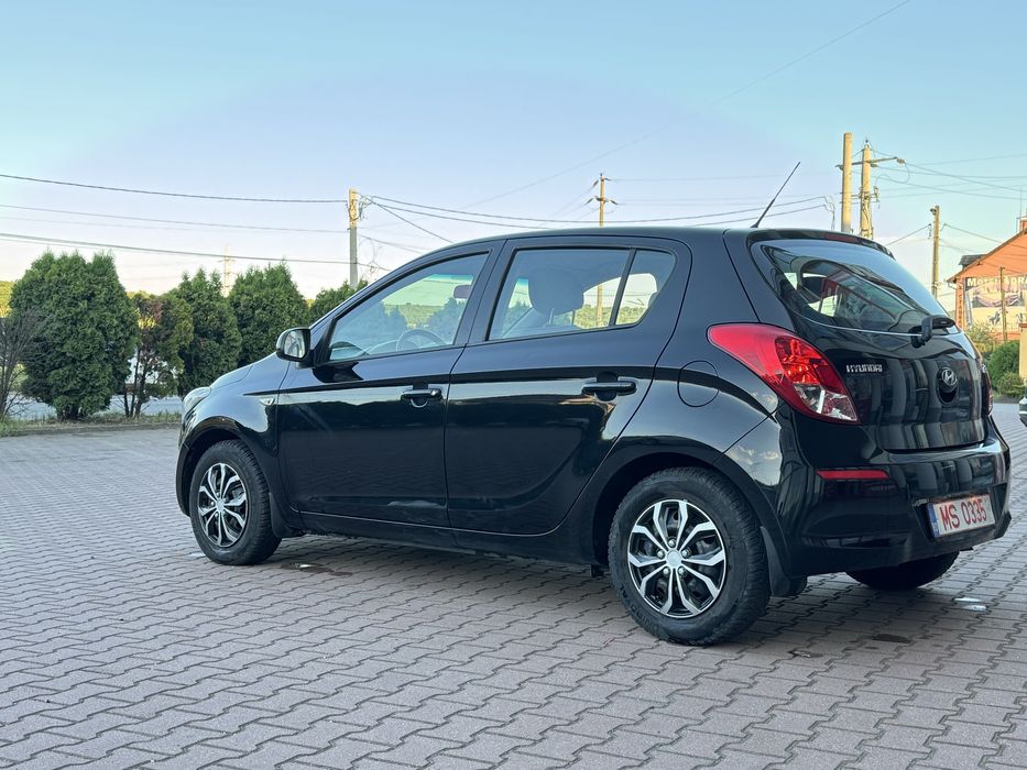 HYUNDAI i20 2015 — imagine 3