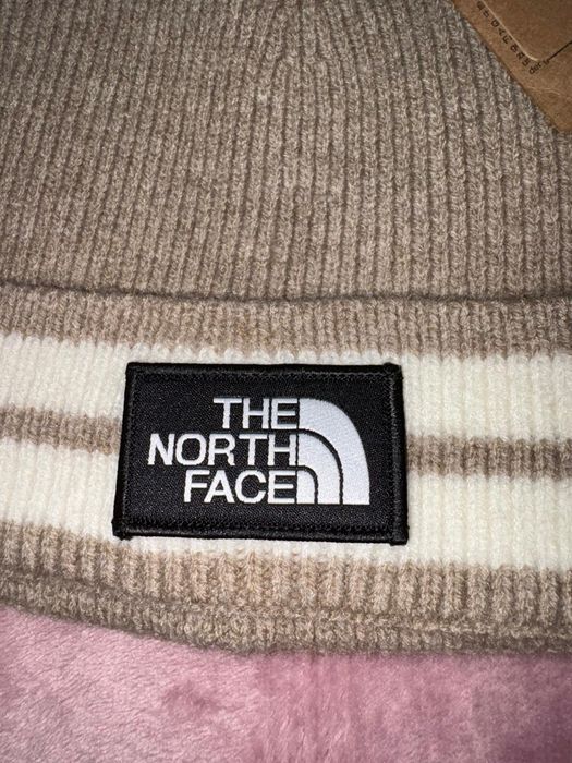Căciulă The North Face Bej Dungi nouă nepurtată
