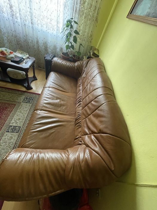 Canapea piele de vanzare