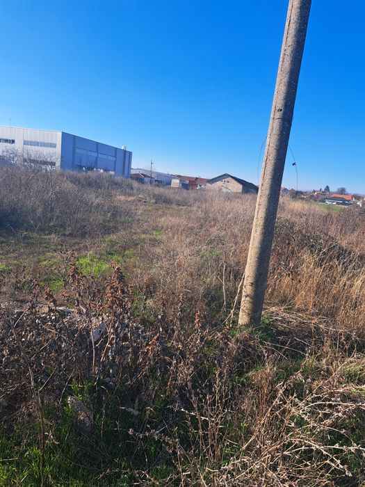 Дава се под наем място в гр.Костинброд