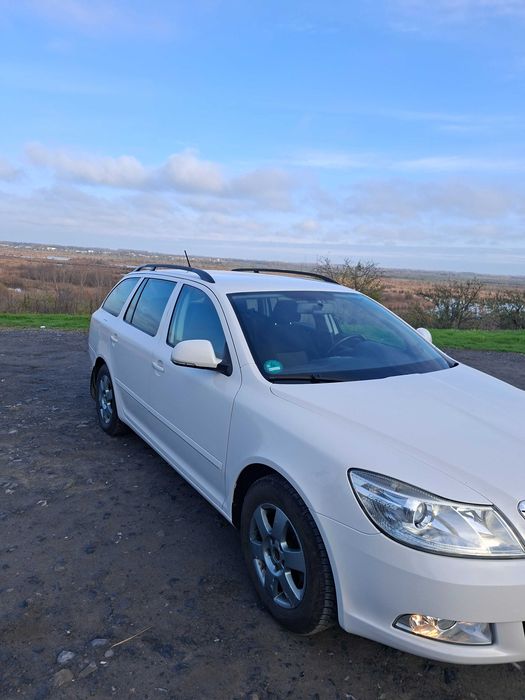 SKODA Octavia 2011 — imagine 3