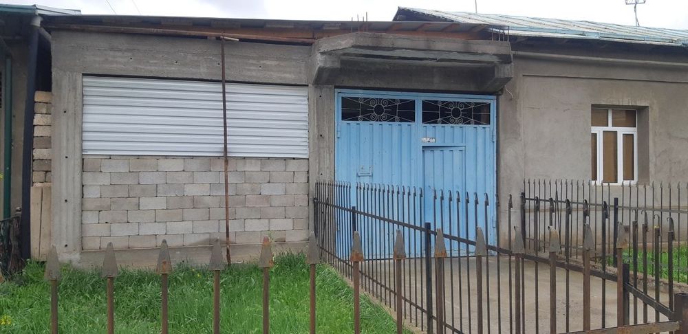 Дурмон К.Ф.Й Янги Аргин махалласида уй сотилади