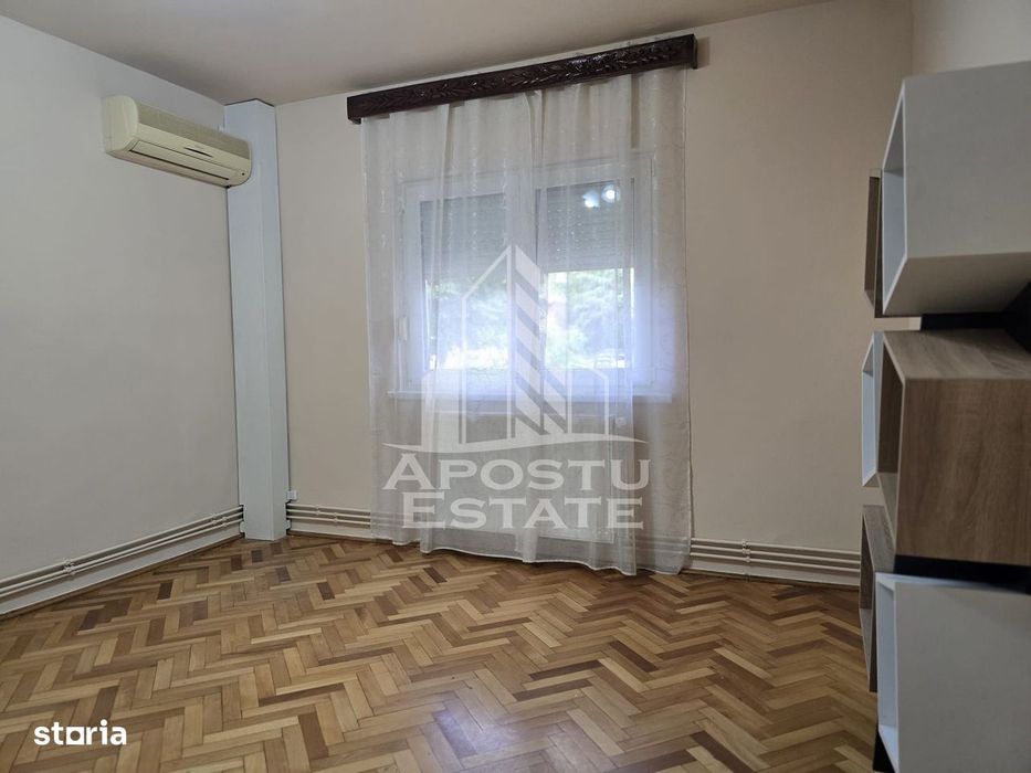 Apartament cu 3 camere,de inchiriat, parter, Arad