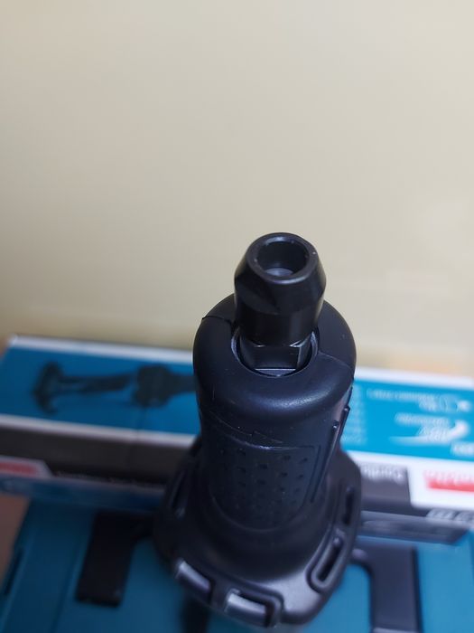 Акумулаторен прав шлайф Makita DGD800z