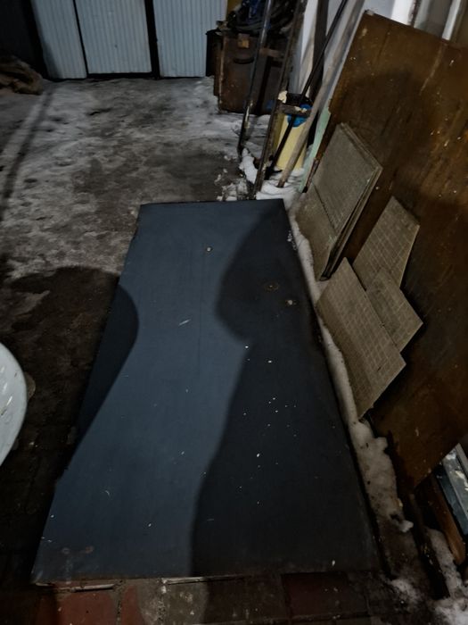 Продаю дверь металическую