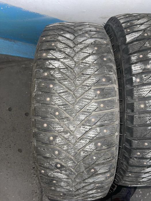 Продам зимние шины на шипах