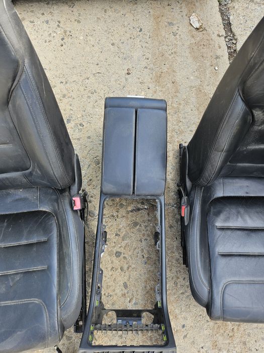 Кожен салон за Vw Tuareg 2013година