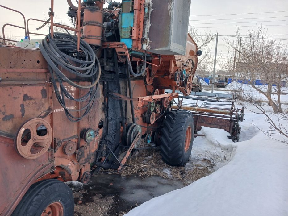 Продам комбайн на ходу