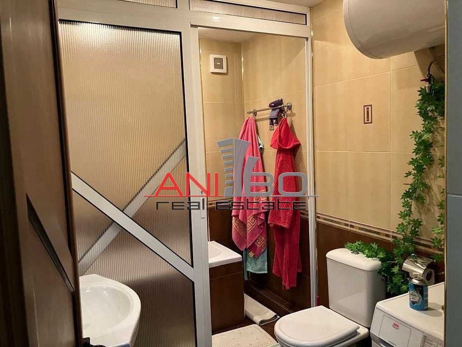 Продава се Тристаен апартамент в Варна, Базар Левски - 100 кв.м за 1515 €/кв.м - Снимка #11