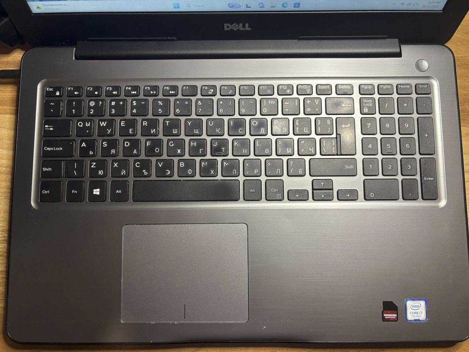 Лаптоп Dell Inspiron 5567 (Intel Core i7-7500U/8GB DDR4/240GB SSD/AMD Radeon R7 4GB DDR5)
