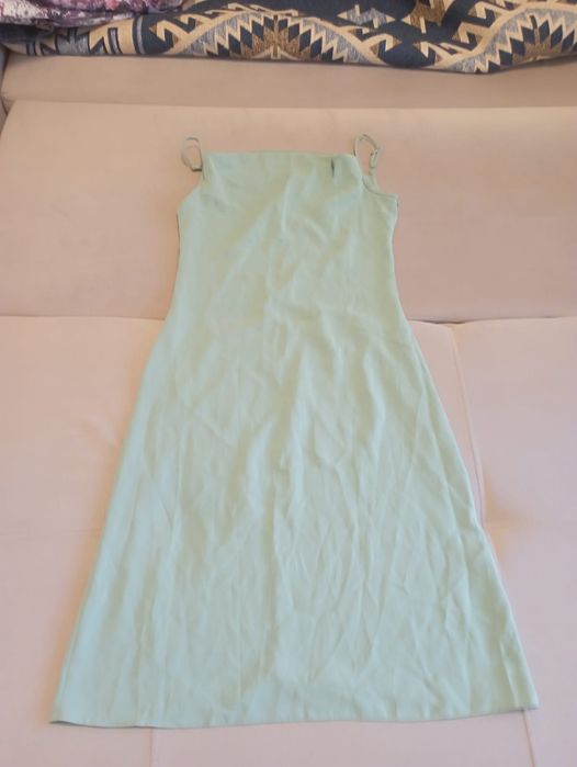 Продам женские платья