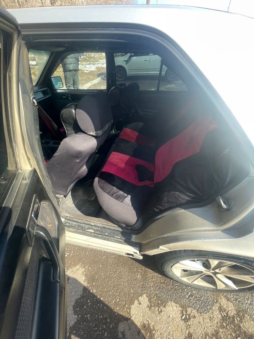 Мерседес 190.