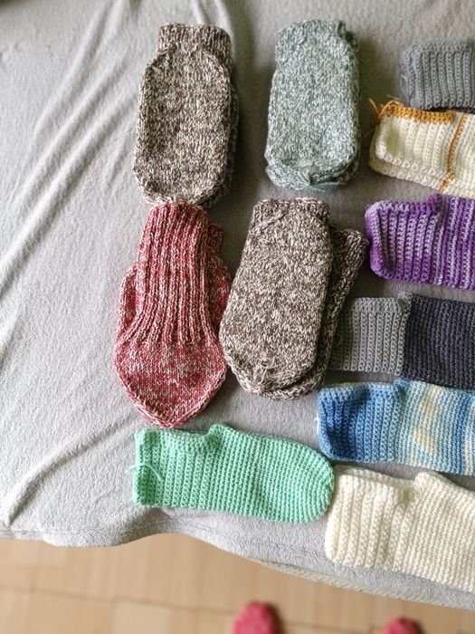 Терлици на една кука и мъжки вълнени шушони