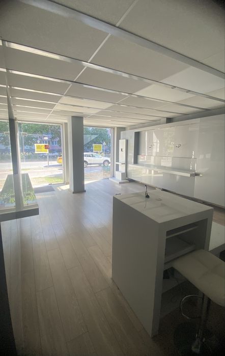 Дава се под наем Магазин в Димитровград - 98 кв.м за 510 € - Снимка #1