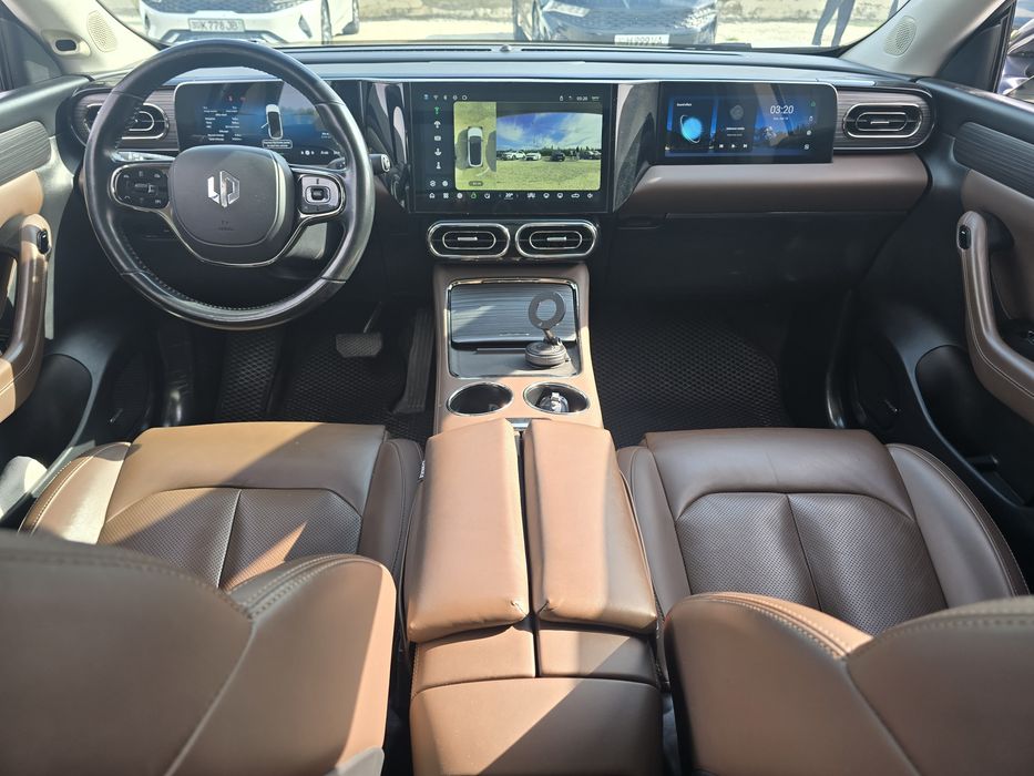 Продется LEAPMOTOR C11 EV 2023 года полный фулл