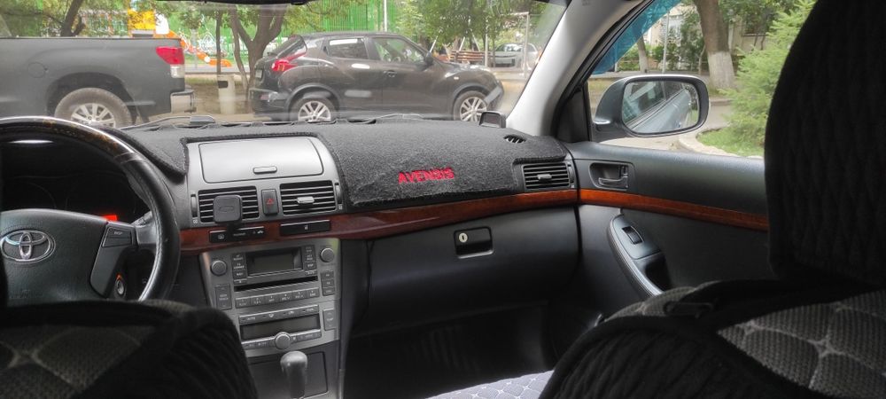 Продам автомобиль Тойота Авенсис