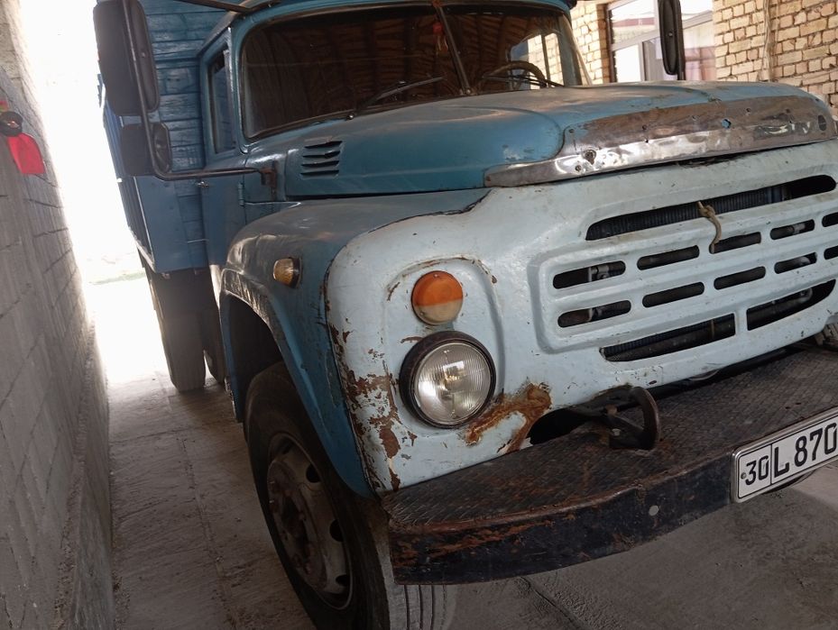 Zil 1988 yilda ishlab chiqarilgan xarajatlari yuq minishga tayyor