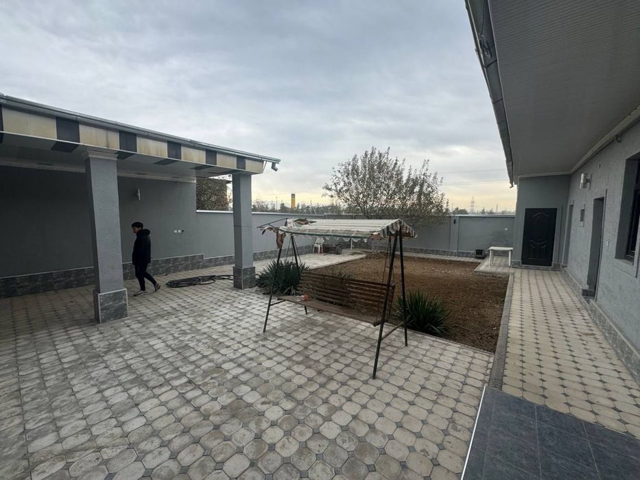 Uy sotiladi 3 sotix 4 xona