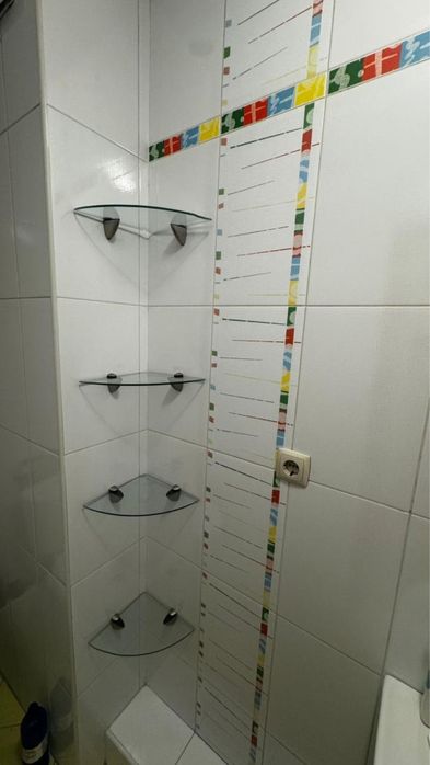 Полки в ванну стекляныые