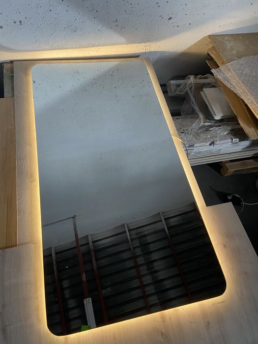 Огледала по поръчка с лед светлина