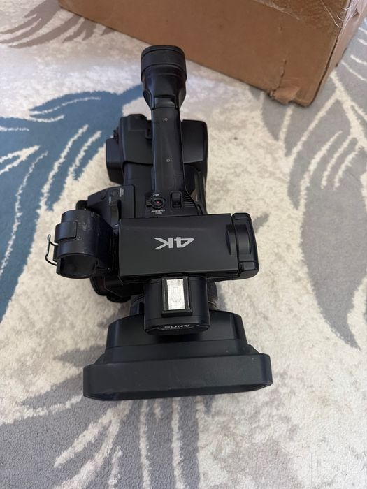 Sony FDR-AX1 4K Professional Handycam