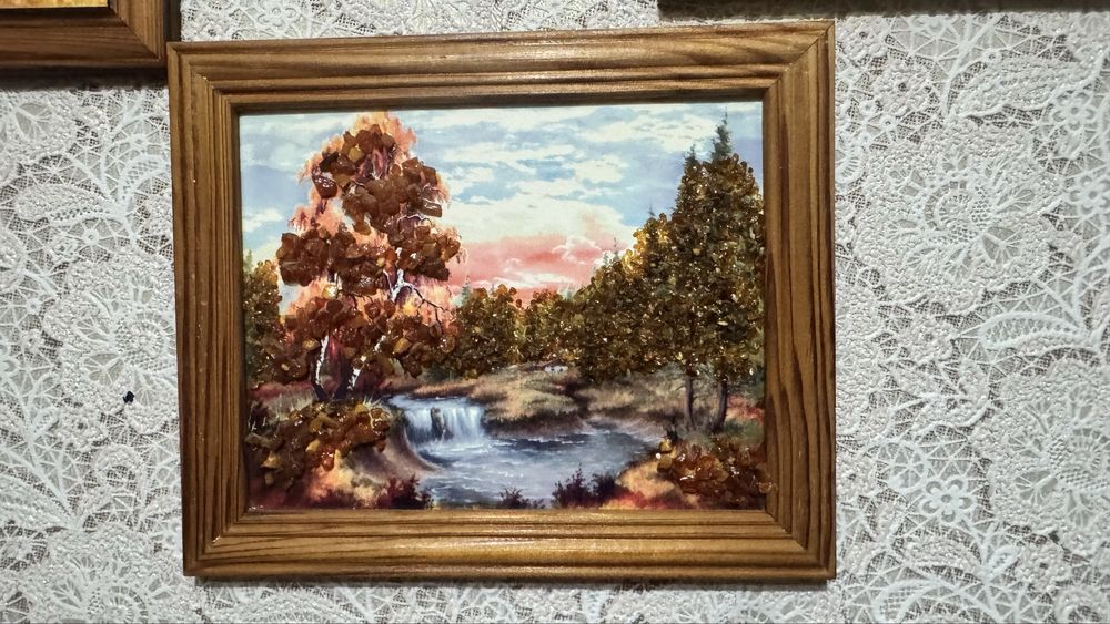 Иконы и картины с янтарем