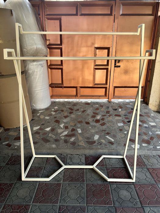 Вешалки рейлы стеллажи