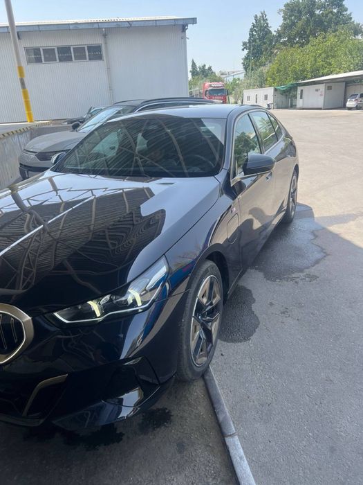 bmw i5 40L 35L m sport