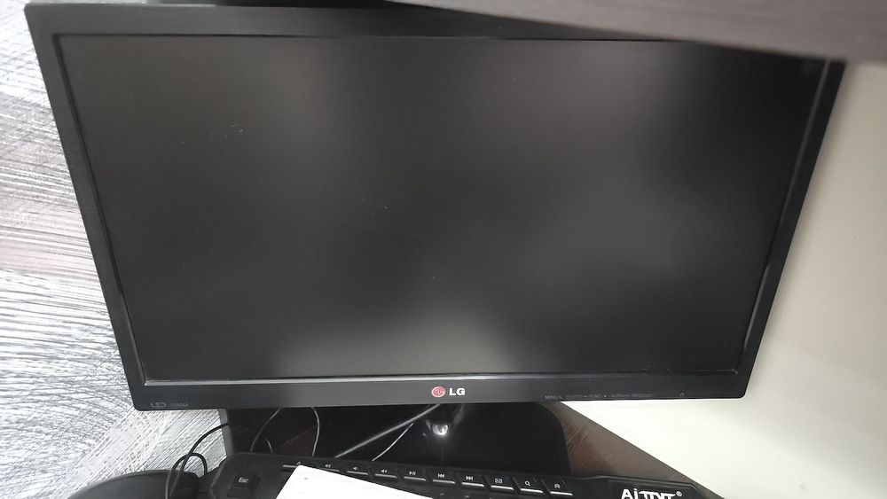 Kompyuter sotiladi arzan bahada