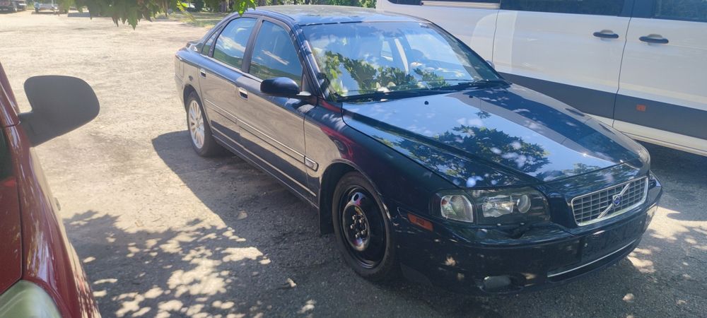 Продавам  цяло или на части Volvo s80