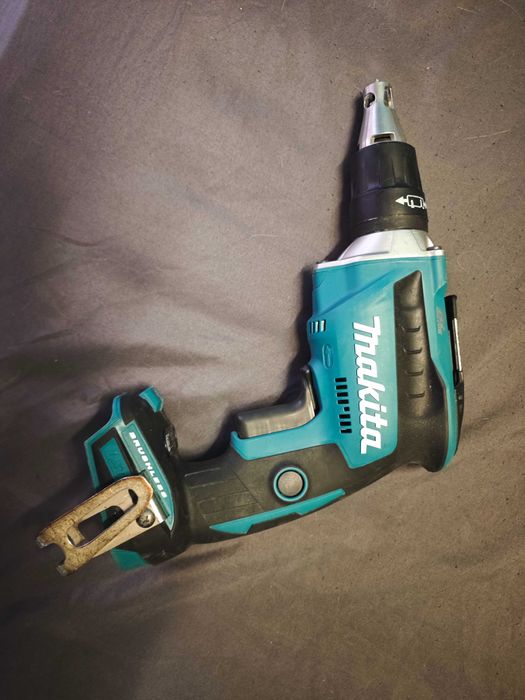 Винтоверт за гипсокартон  Makita DFS452