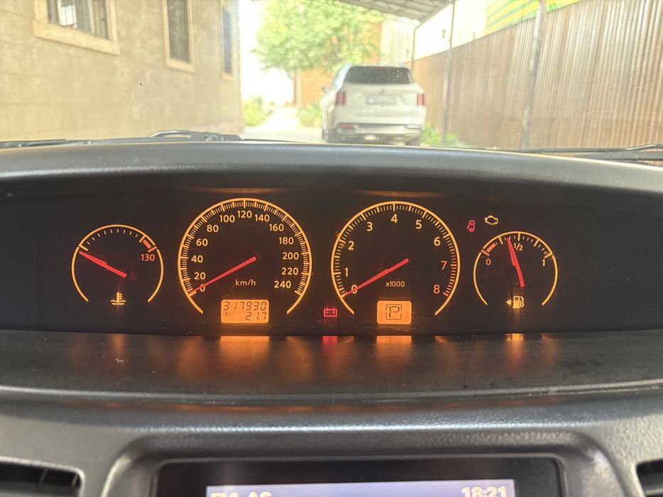 Nissan Primere машина