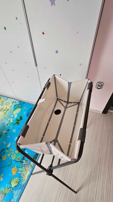 Stokke Flexi bath Сгъваема
ваничка с подложка и стойка.