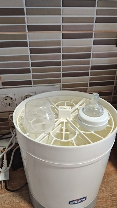 Sterilizator biberoane Chicco