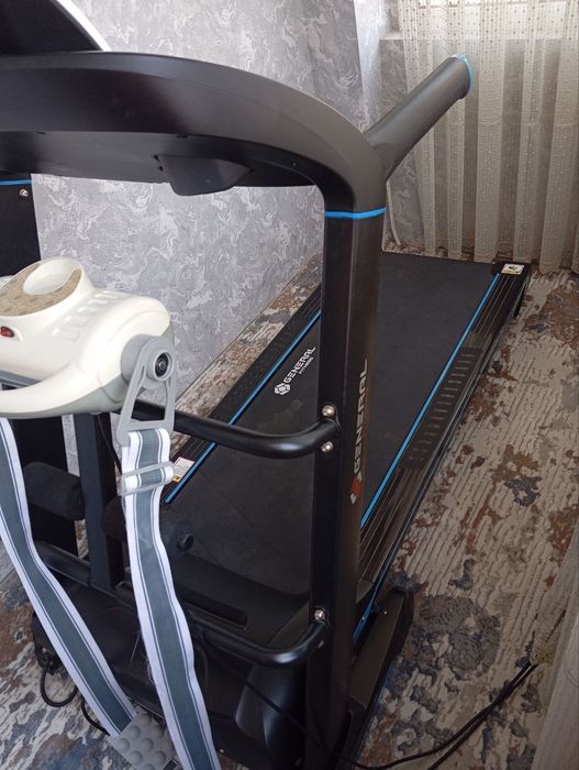 Беговая дорожка отличном состояние. Югуриш йўлакча