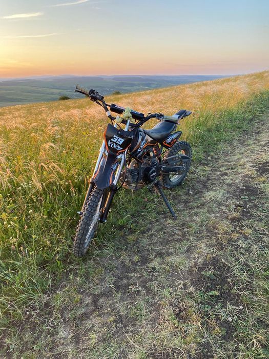 Vând  2 cross de 125