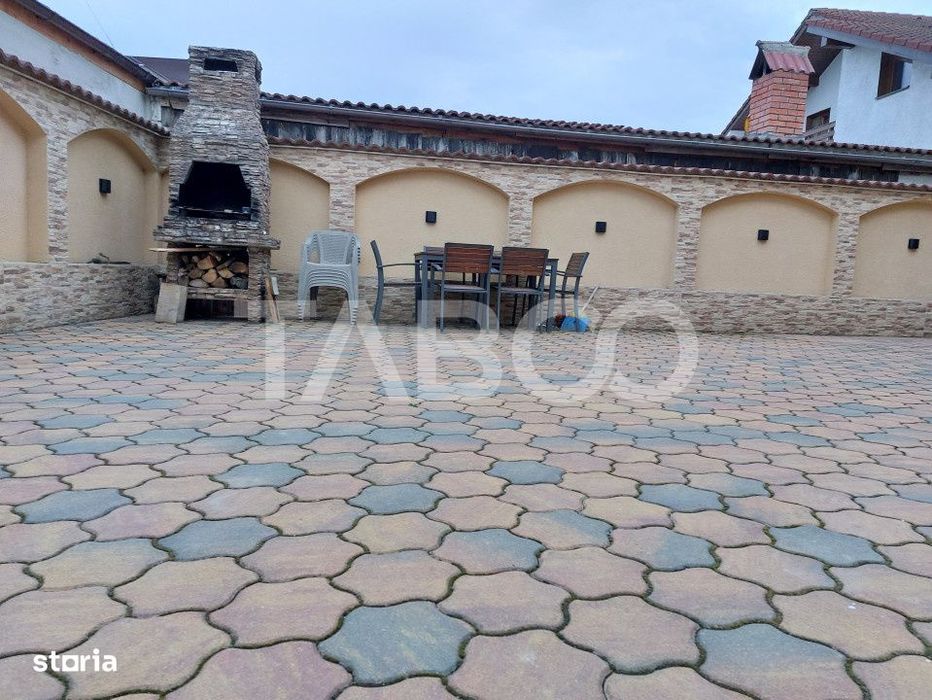 Apartament de inchiriat  56 mpu 2 camere mansarda in vila Selimbar